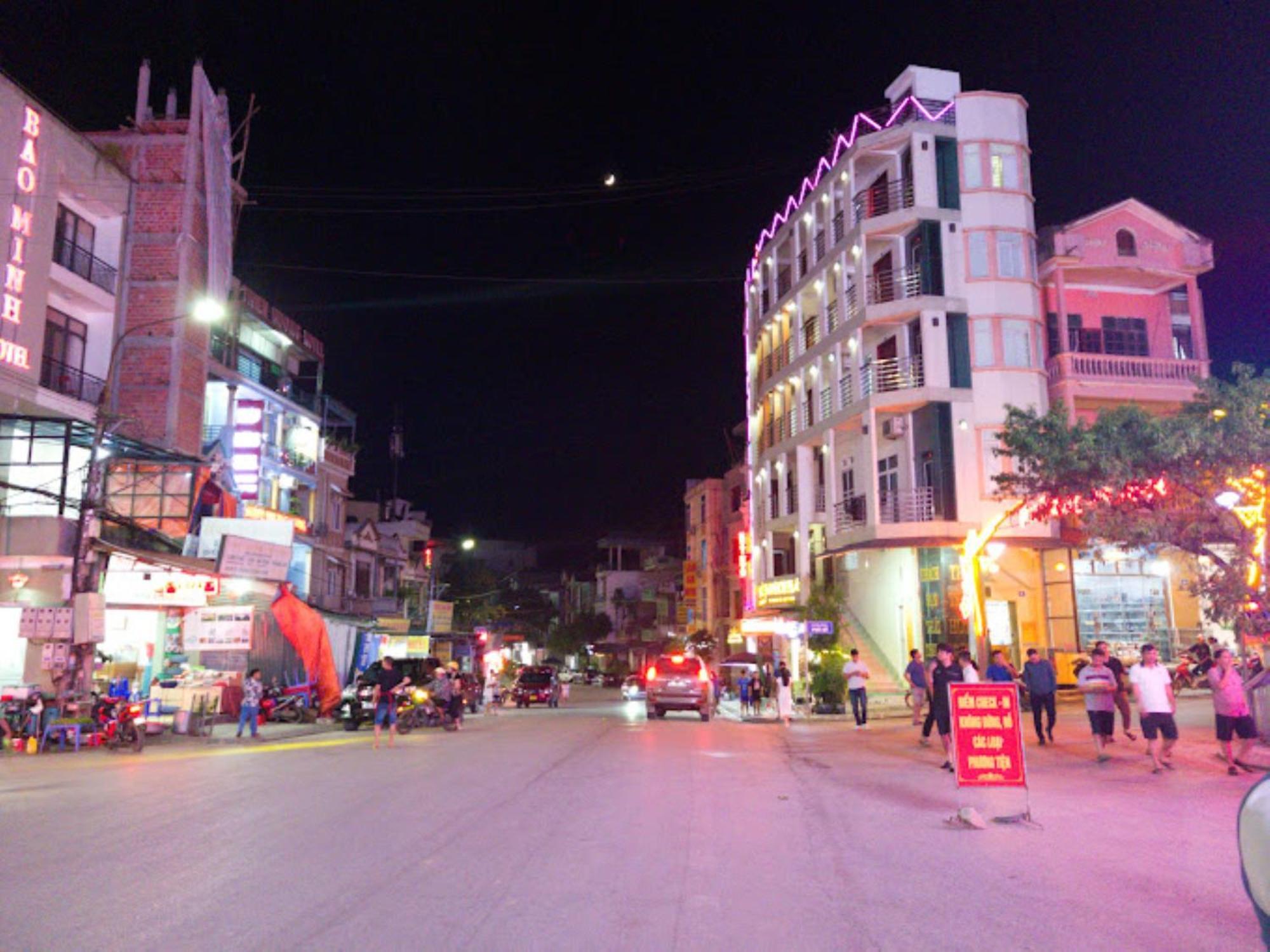 דונג ואן Thai Thinh Hotel מראה חיצוני תמונה